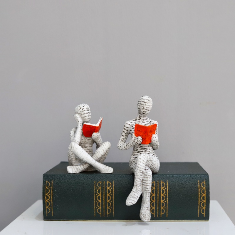 Resin Art Workshop - 1 個、読書紙パルプ女性思想家像装飾、クリエイティブアートデザインモダンホームオフィス本棚テレビキャビネットアクセサリーデスク装飾ギフト
