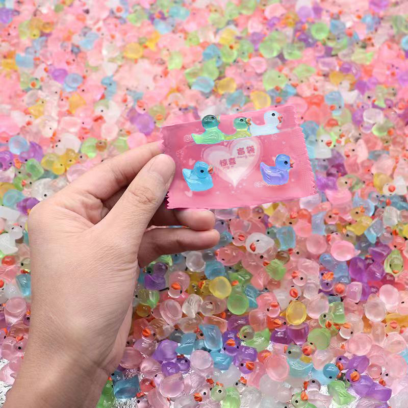 子供のためのミニ樹脂製のアヒルのおもちゃ,サプライズドール, - Resin Art Furniture のレビューと価格