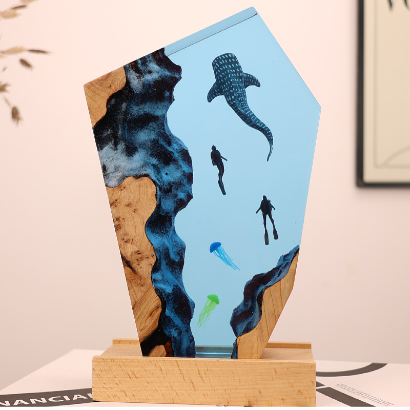 樹脂製洞窟クジラダイバーデスクトップクラゲ発光オーナメントク - Resin Art Wedding Gift のレビューと価格