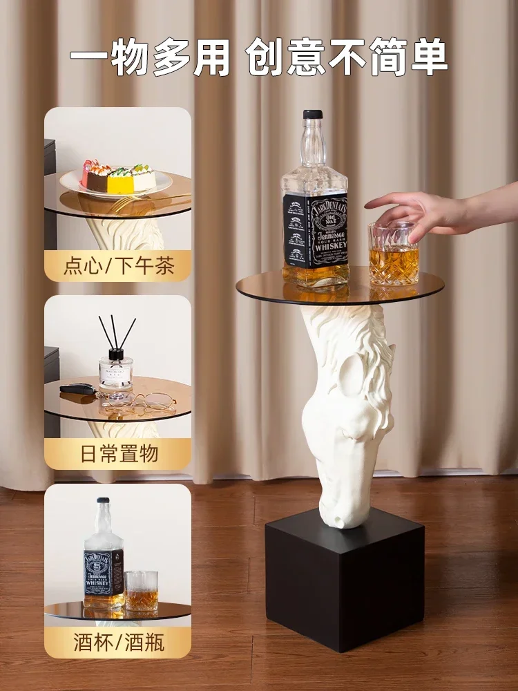 リビングルームのテレビキャビネットの横に、創造的な馬のティー - Resin Art On Floor のレビューと価格