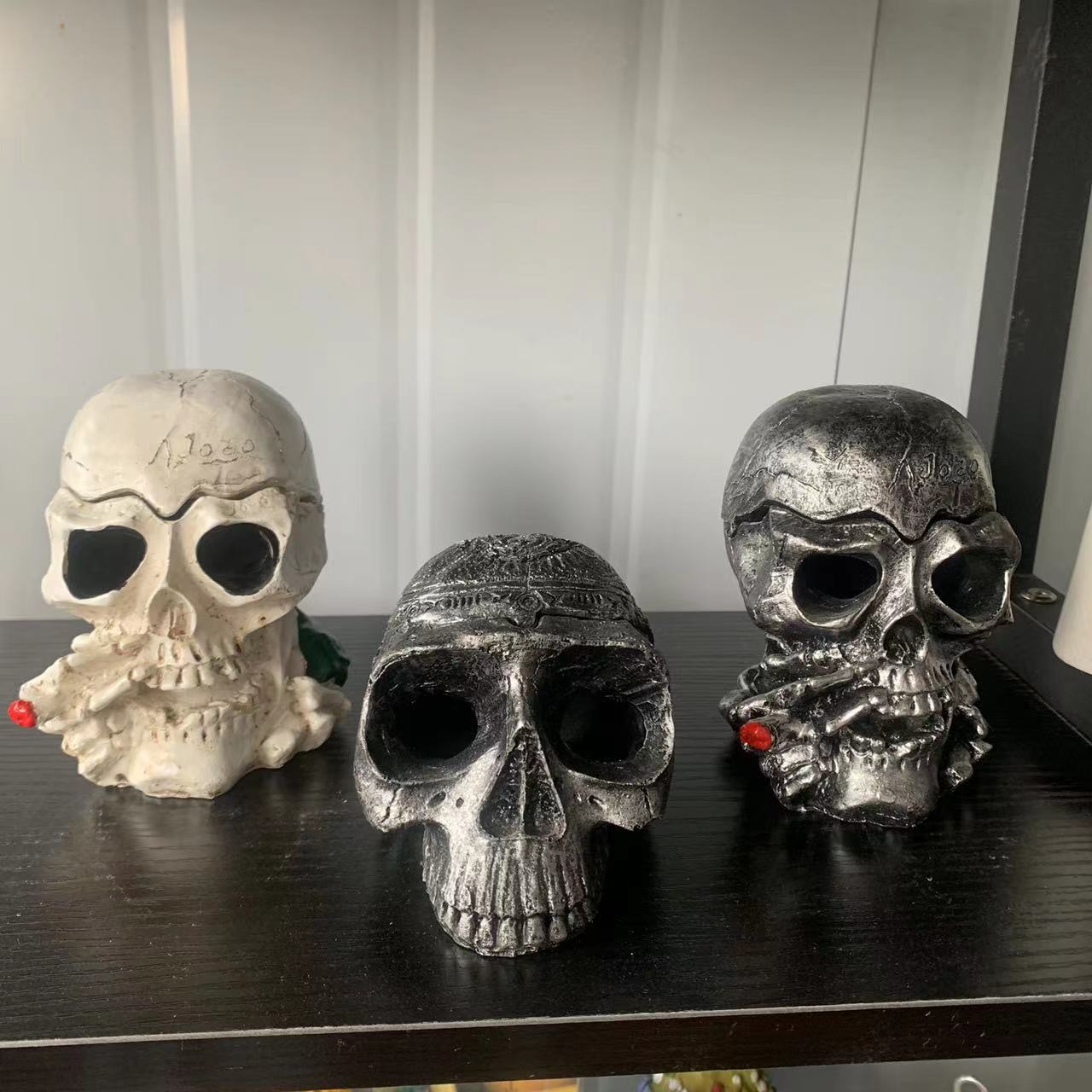ハロウィン新作ヨーロッパ風アート置物オーナメント骸骨灰皿リビ - Resin Art Wedding Gift のレビューと価格