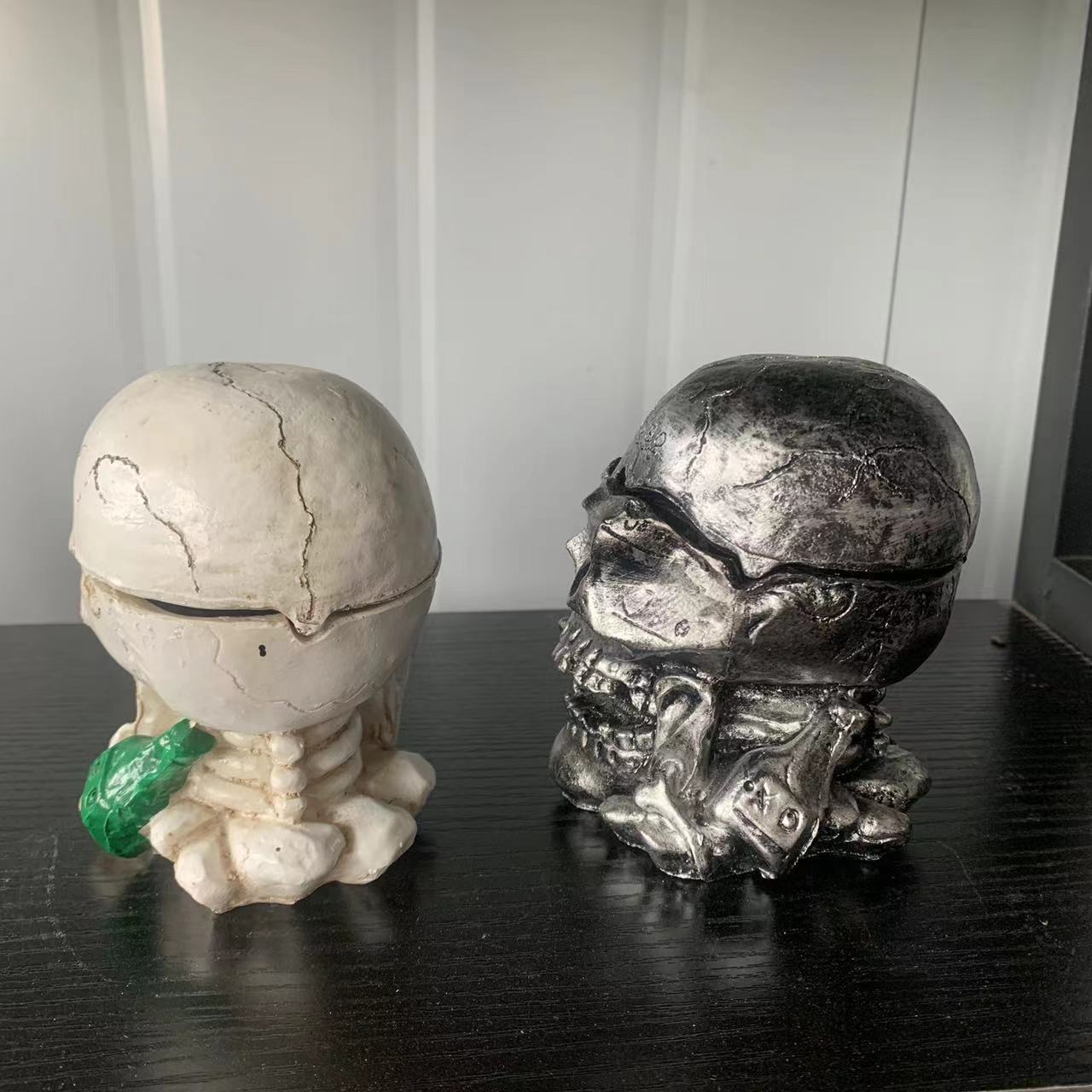 ハロウィン新作ヨーロッパ風アート置物オーナメント骸骨灰皿リビ - Resin Art Wedding Gift のレビューと価格