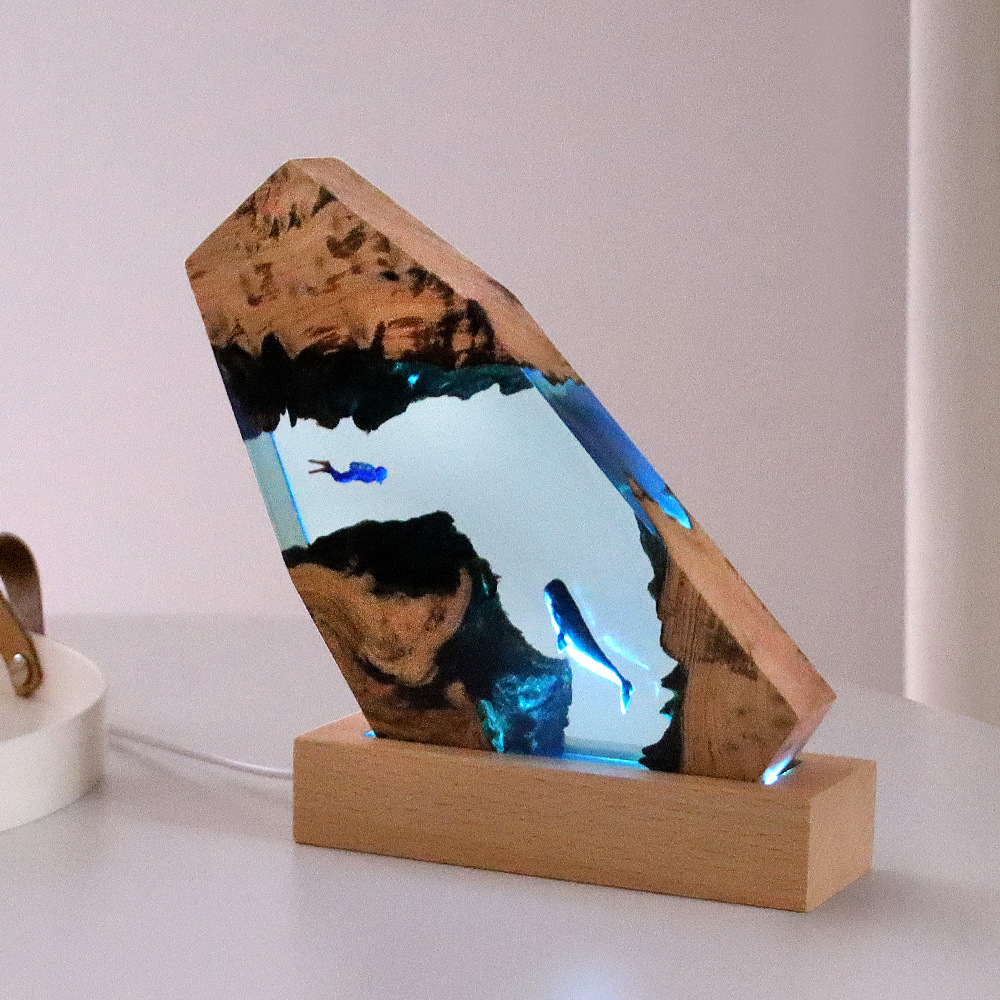 新しい水中洞窟クジラダイバーホームデスクデコレーション無垢材 - Resin Art Wedding Gift のレビューと価格