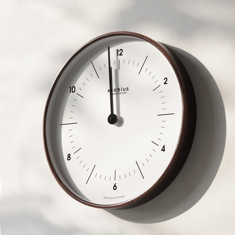 アクセサリー シンプルな壁掛け時計 美的アート クォーツムー - Resin Art Clock のレビューと価格