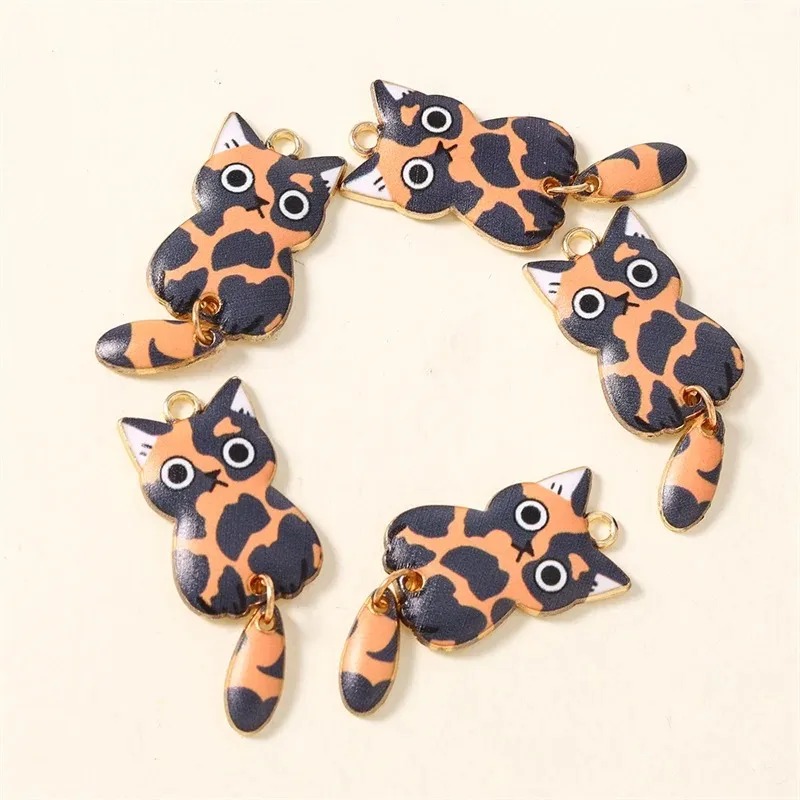 10 個 16 × 39 ミリメートルかわいい漫画猫樹脂チャ - Resin Art Handmade のレビューと価格