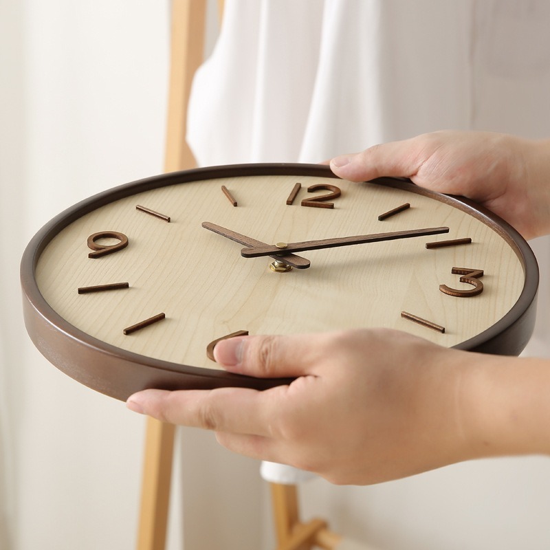 現代の木製サイレントアート壁時計シンプルな木目寝室時計高級多 - Resin Art Clock のレビューと価格