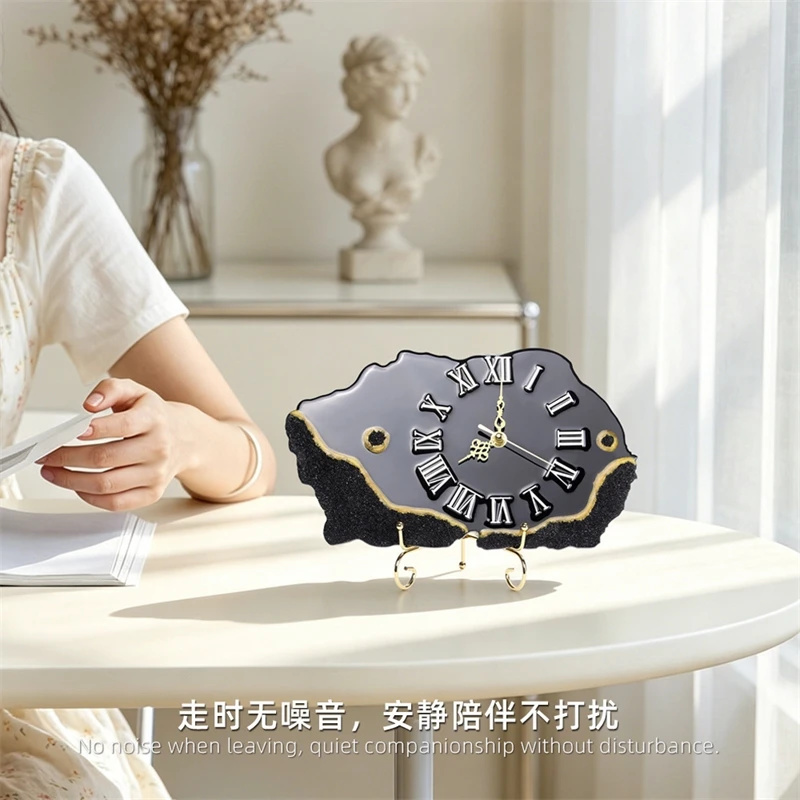 ブラッククリスタルチップゴールドエッジ不規則樹脂時計 北欧風 - Resin Art Clock のレビューと価格
