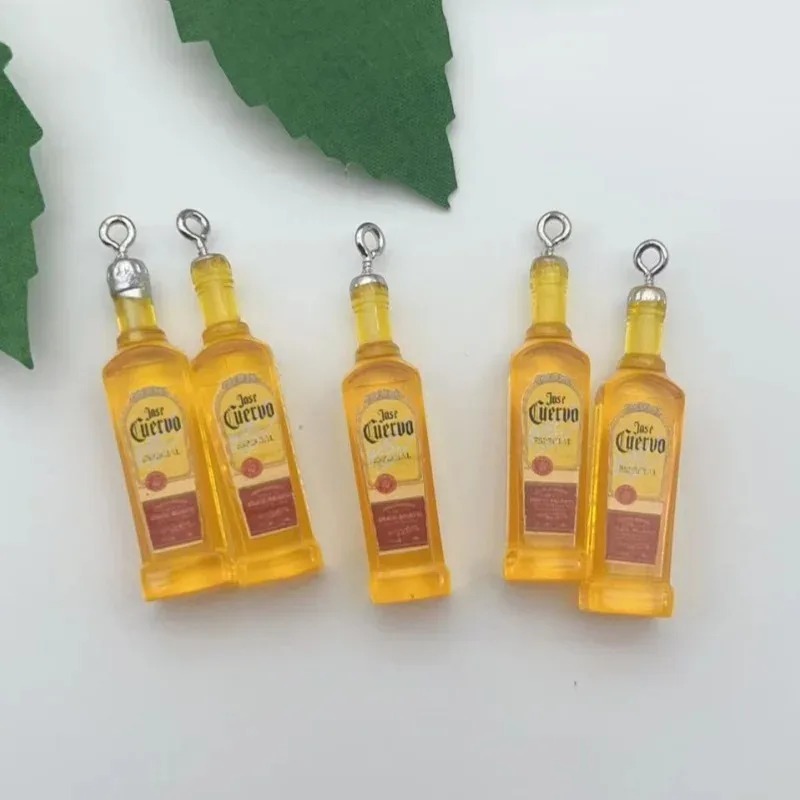 10 ピース/ロットシミュレーションビール瓶飲料樹脂チャーム - Resin Art Bottle のレビューと価格